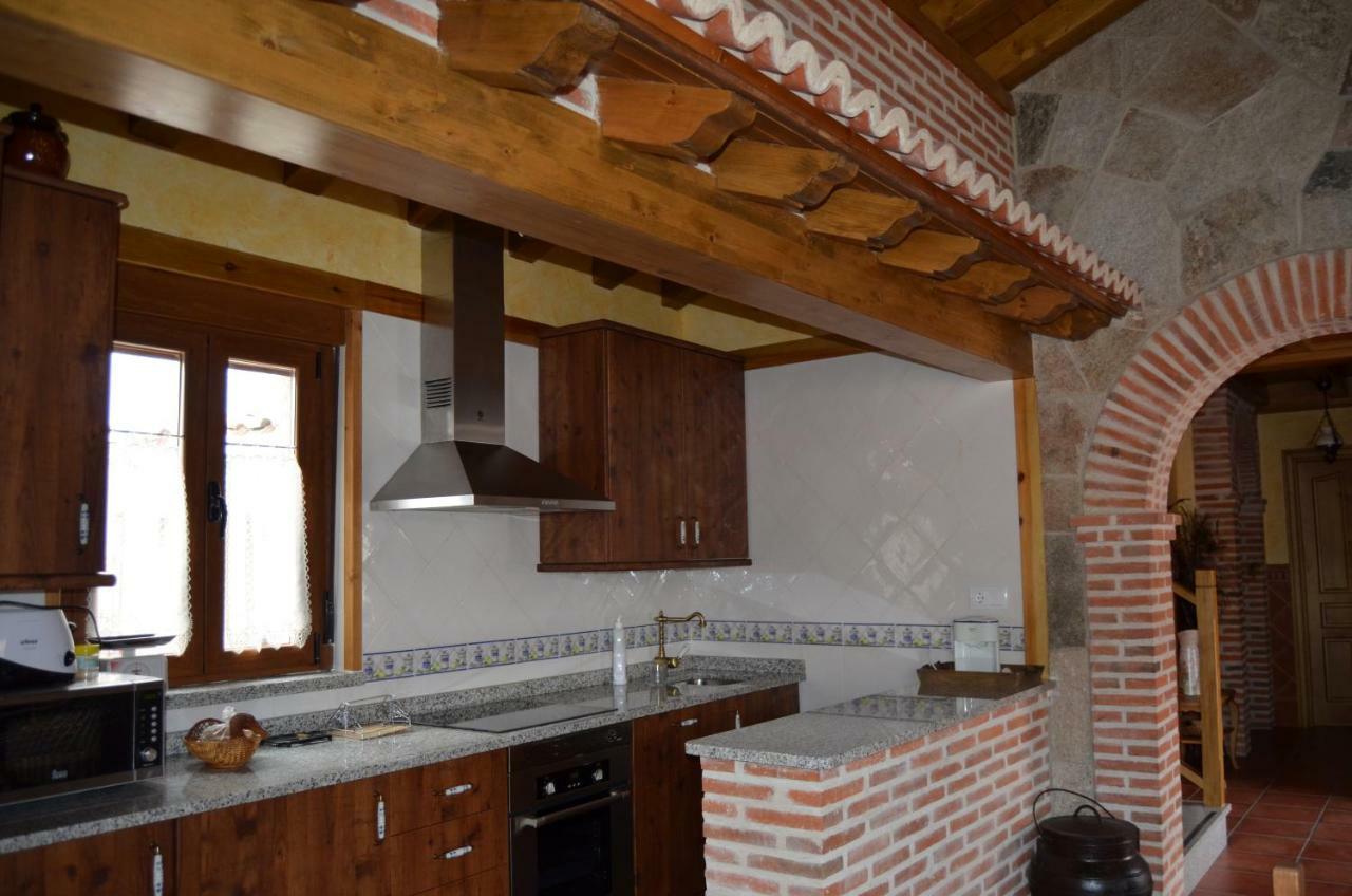 Casa Rural La Gabina Munogalindo ภายนอก รูปภาพ