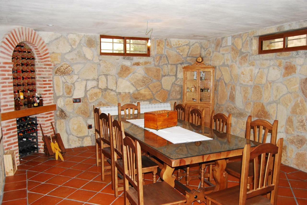 Casa Rural La Gabina Munogalindo ภายนอก รูปภาพ