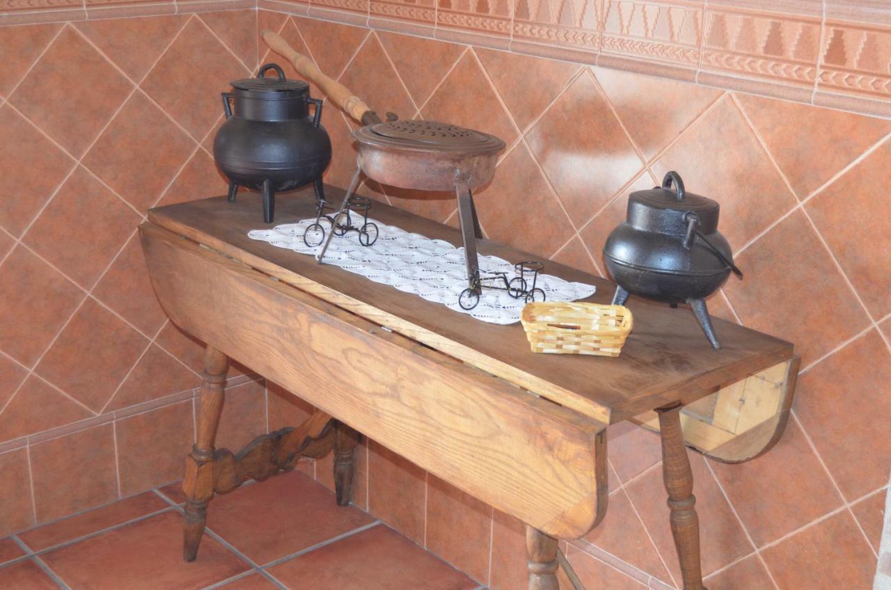 Casa Rural La Gabina Munogalindo ภายนอก รูปภาพ