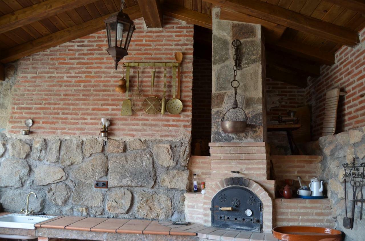 Casa Rural La Gabina Munogalindo ภายนอก รูปภาพ